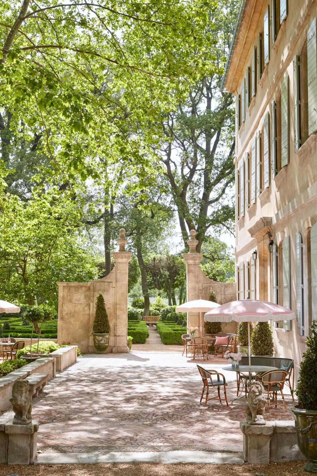 Domaine De Chalamon Bed & Breakfast Saint-Remy-de-Provence Exterior photo