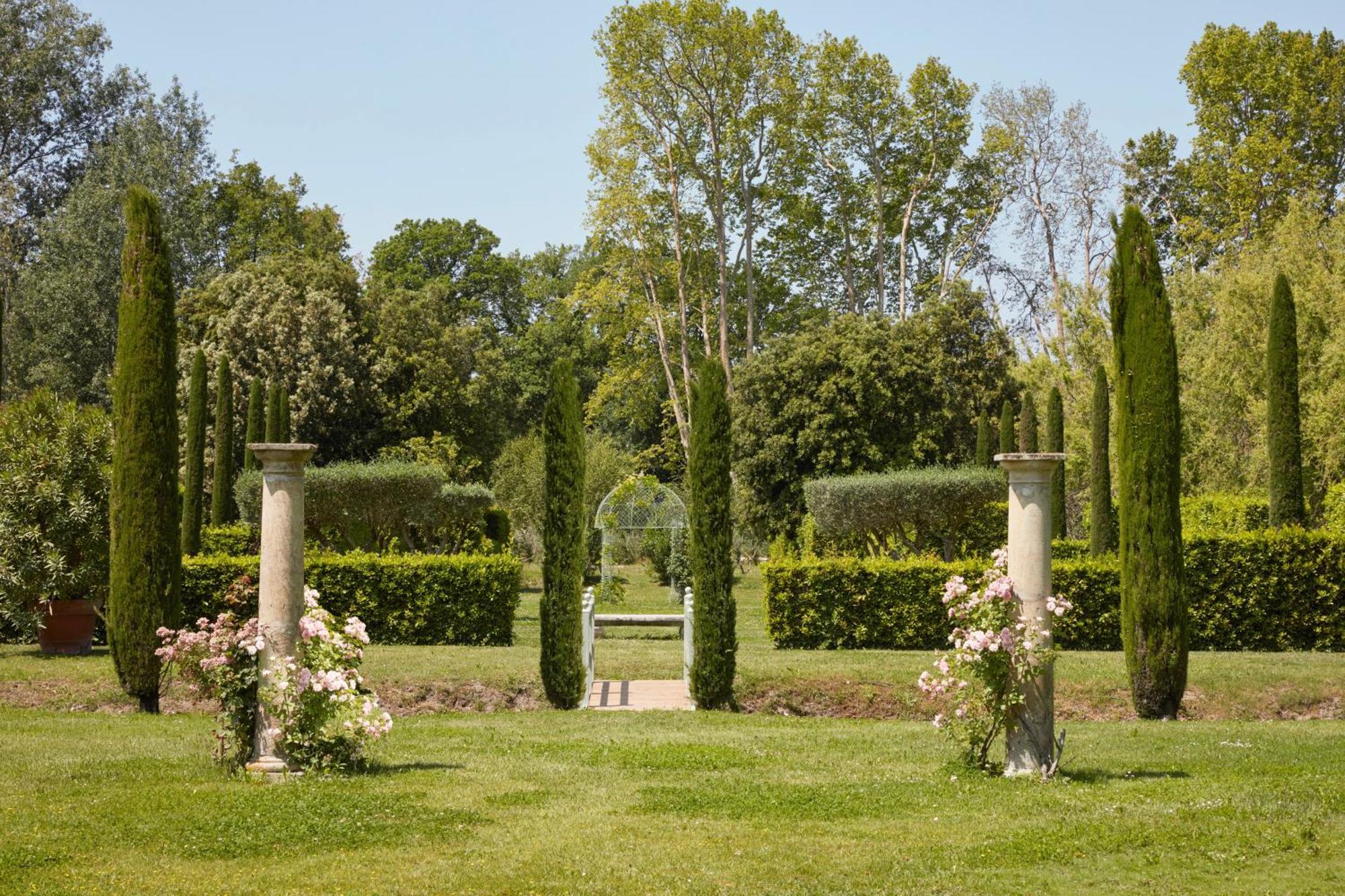 Domaine De Chalamon Bed & Breakfast Saint-Remy-de-Provence Exterior photo